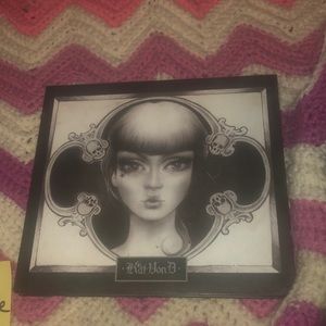 Kat Von D spellbinding eyeshadows book